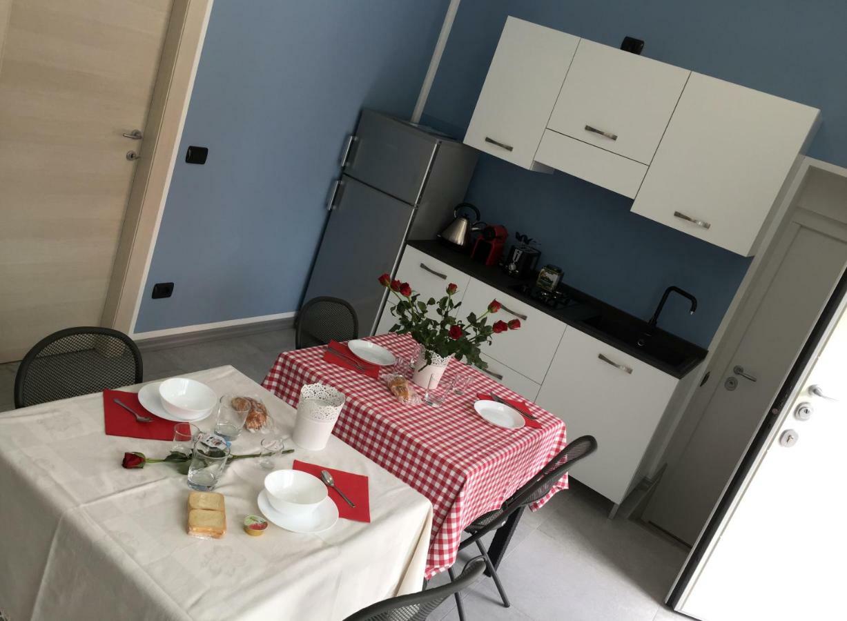 B&B Honey Rooms Saronno Exterior photo