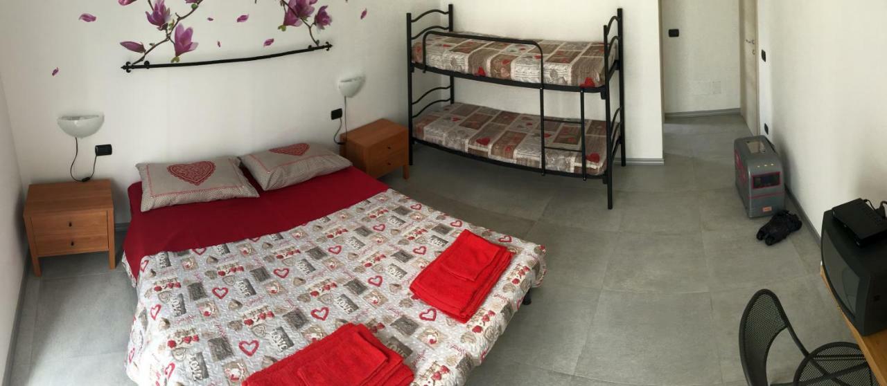 B&B Honey Rooms Saronno Exterior photo